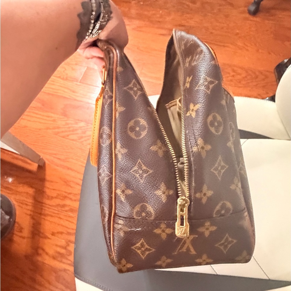 EXCELLENT NO CALL OUTS AUTHENTIC Louis Vuitton Deuville Leather HAND BAG - Picture 10 of 16